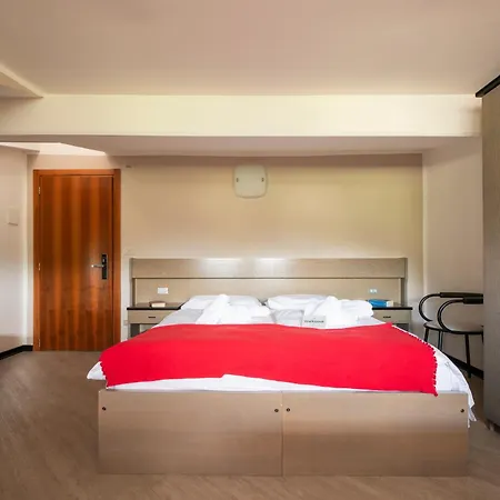 Hotel Scoiattolo Baselga di Pinè Buitenkant foto